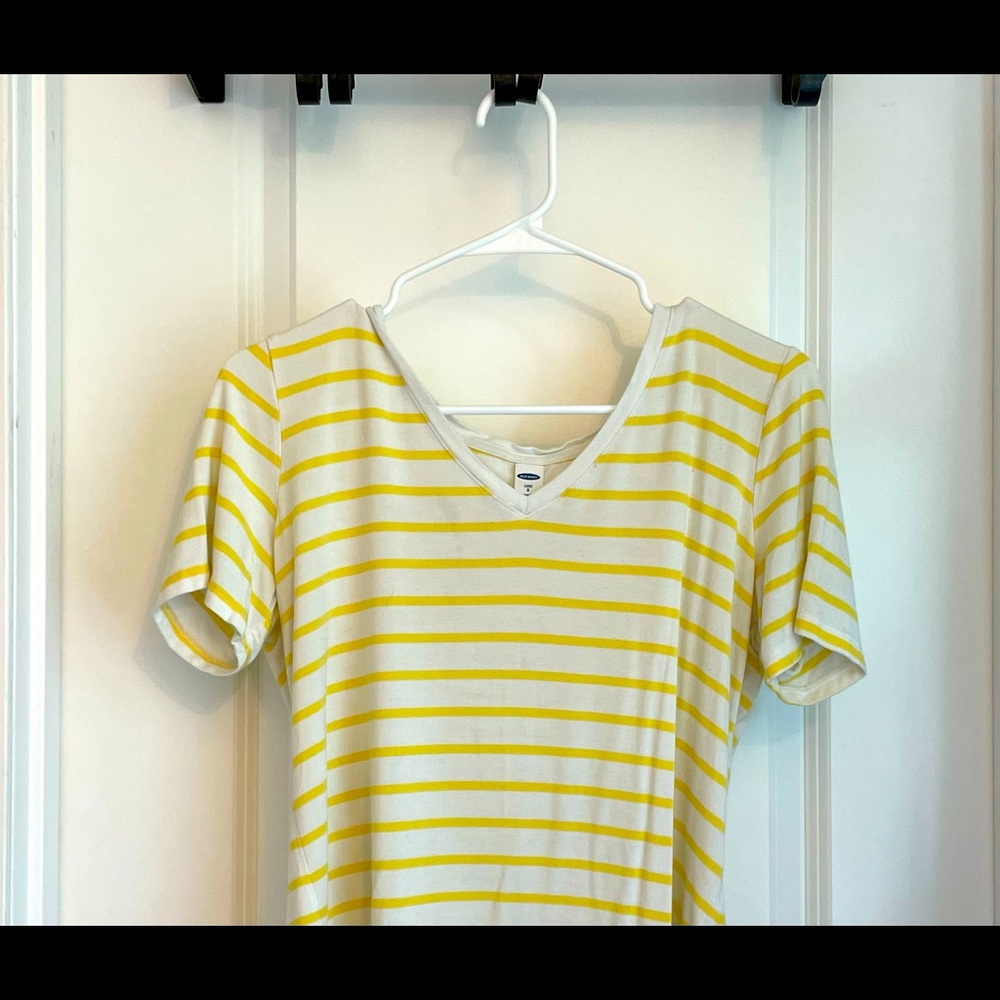 Old navy women’s yellow and white stripehorizontal